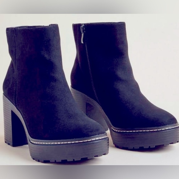 torrid Shoes - Torrid Black Platform  Boots
